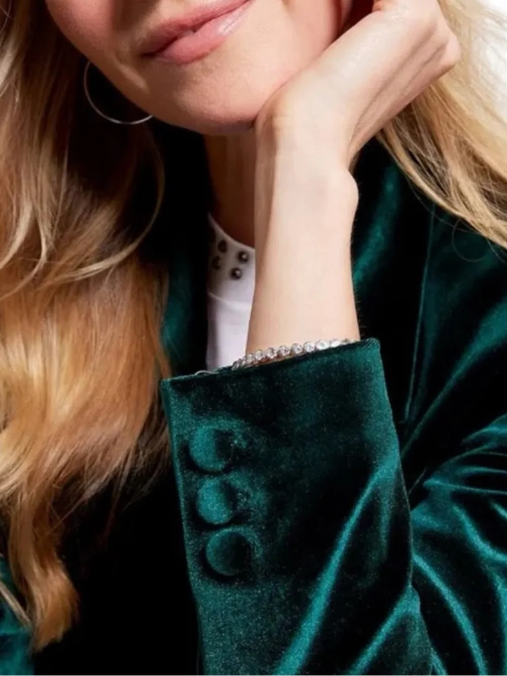 BLANKNYC Street Smart Velvet Blazer in Emerald Green Size Small